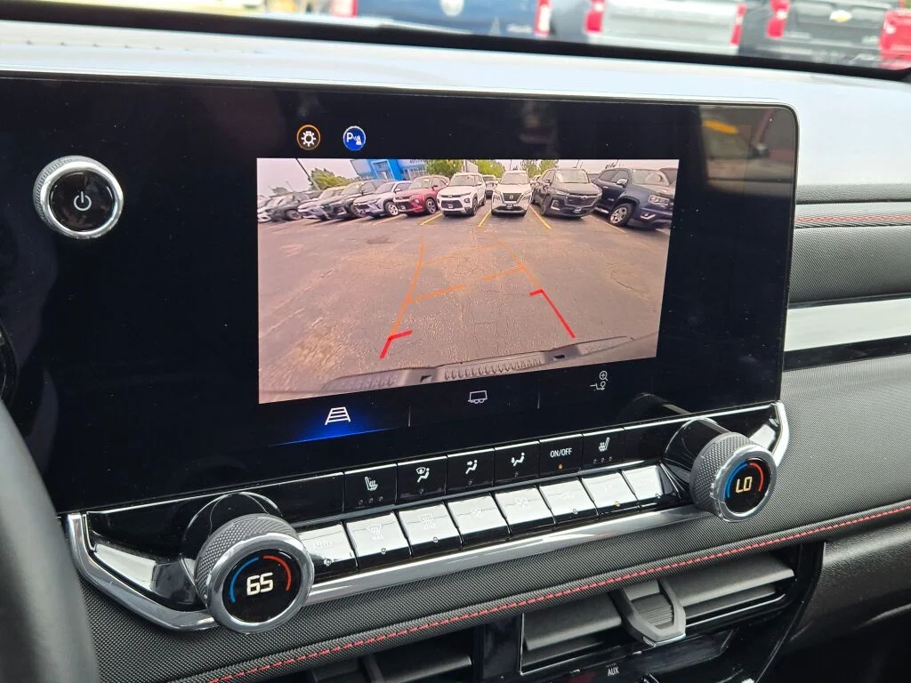 Used 2024 Black Chevrolet Z71 image 29