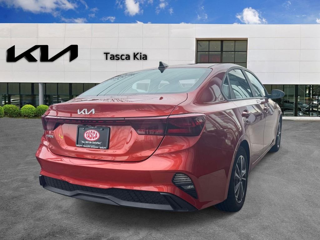 Used 2023 Red Kia LXS image 4