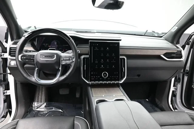 Used 2025 White GMC Denali image 17