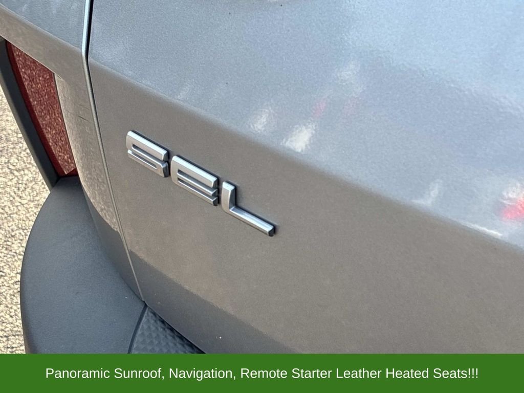 Used 2022 Silver Ford SEL image 12