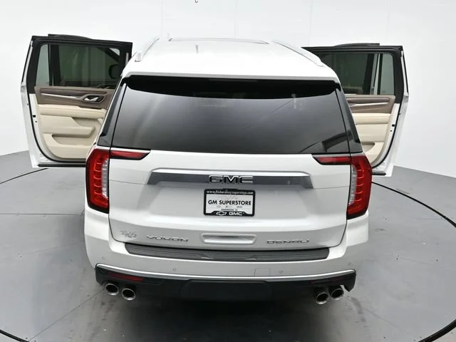 Used 2021 WHITE FROST TRICOAT GMC Denali image 44