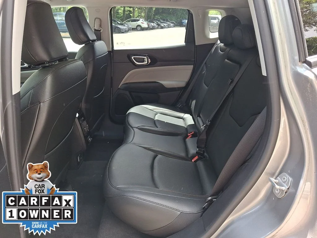 Certified Used 2022 Silver Jeep Limited image 9