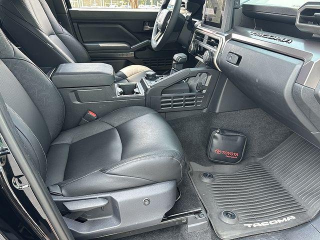 Certified Used 2025 BLACK Toyota  image 11
