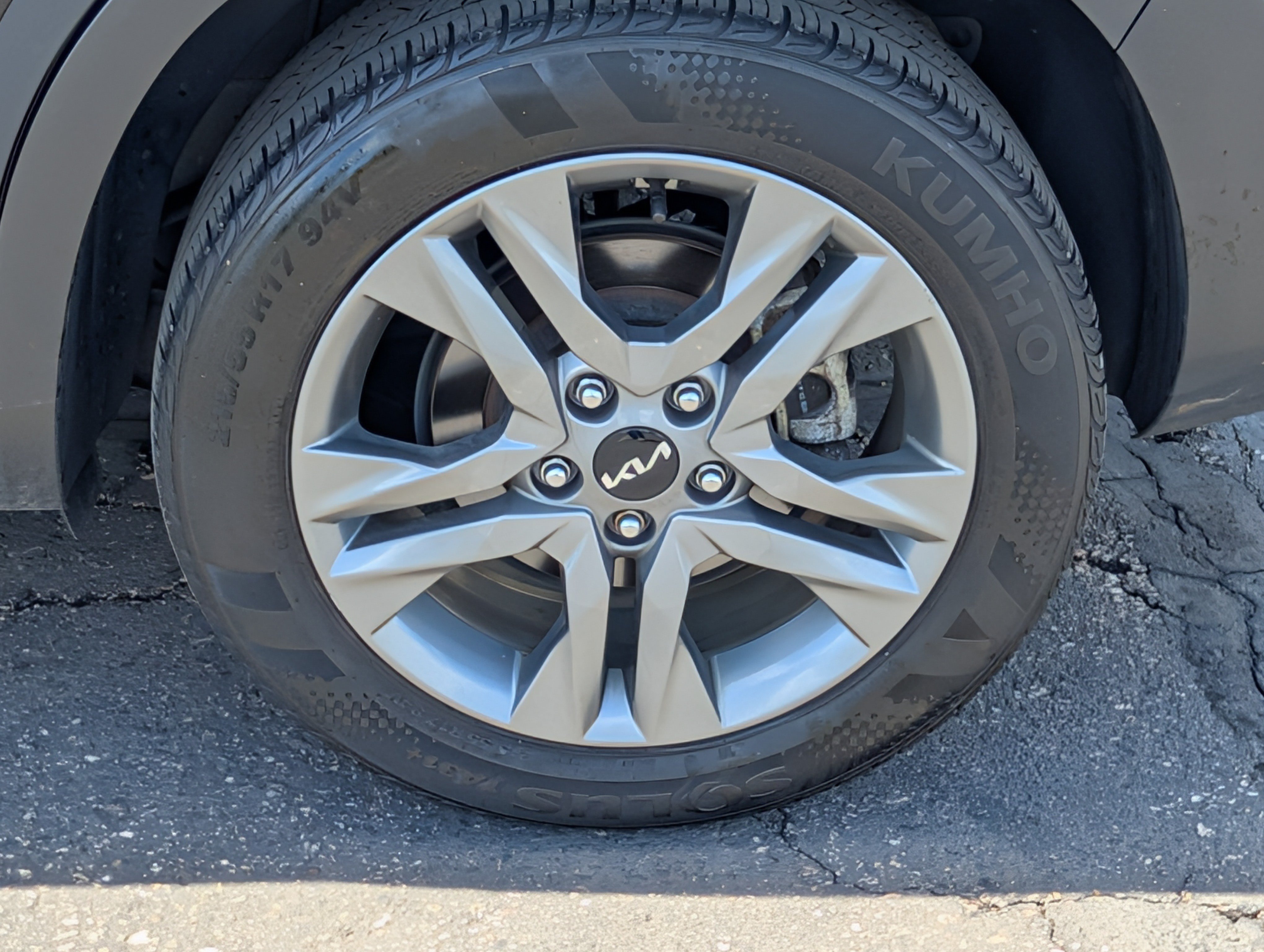 Certified Used 2022 Cherry Black Kia LX image 5