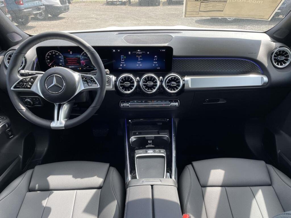 New 2026 Polar White Mercedes-Benz GLB 250 image 20