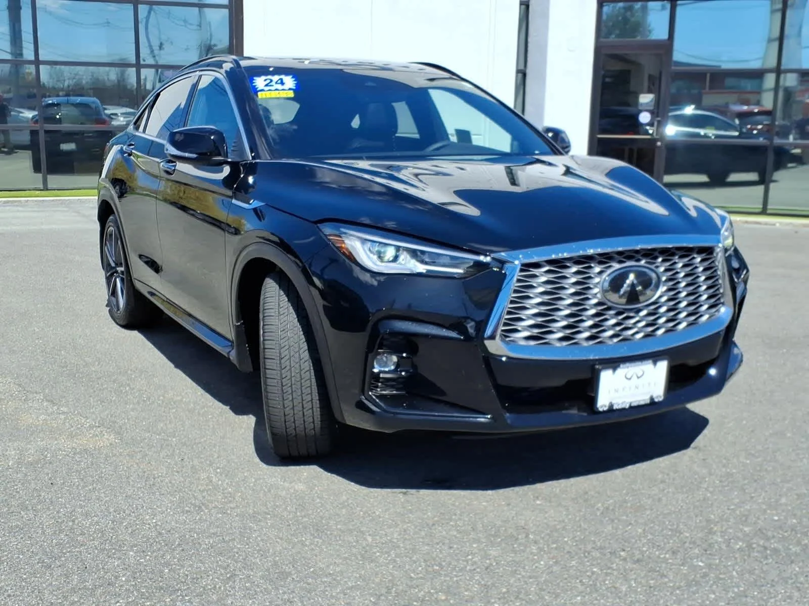 Certified Used 2024 Black Obsidian INFINITI LUXE image 3