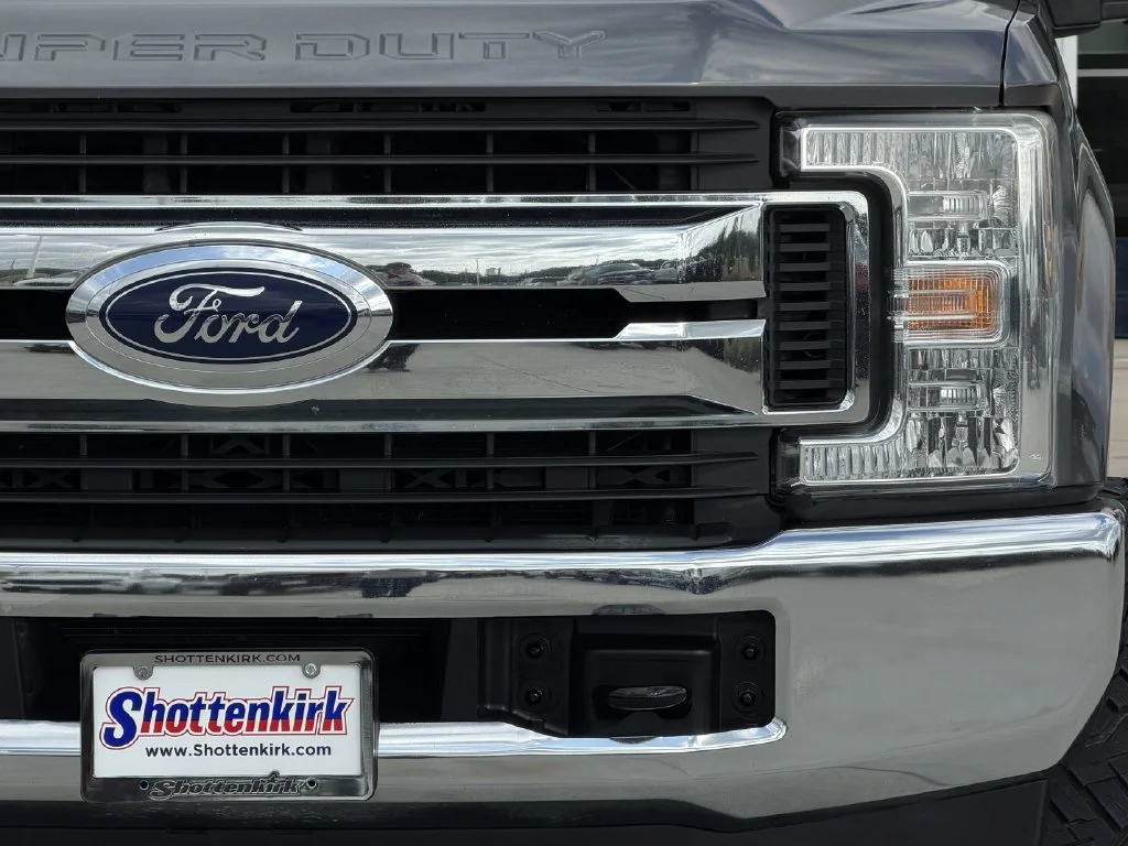 Used 2018 Gray Ford XL image 8