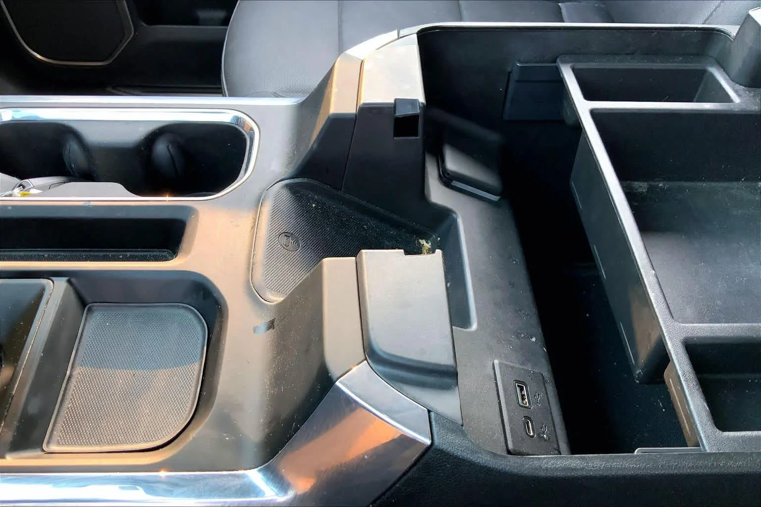 Used 2022 Summit White Chevrolet LTZ image 36