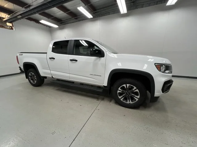 Certified Used 2021 SUMMIT WHITE Chevrolet 4WD Z71 image 9