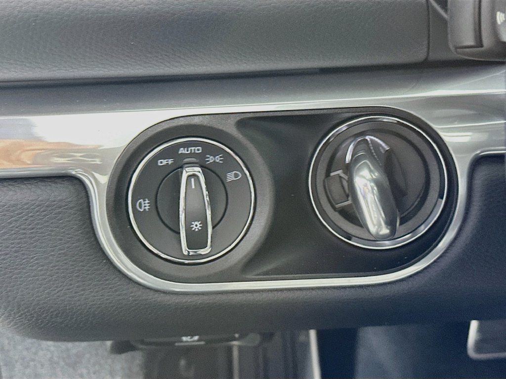 Used 2019  Porsche S image 10