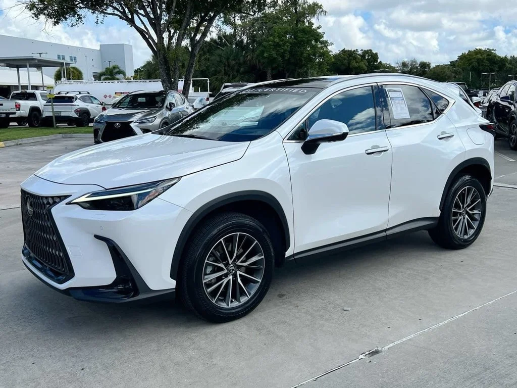 Certified Used 2024 EMINENT WHITE PEARL Lexus 350 Luxury image 3