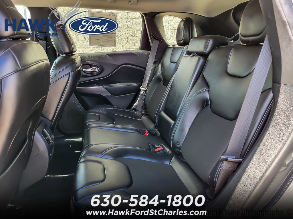 Certified Used 2019 Sting-Gray Clearcoat Jeep Latitude Plus image 9