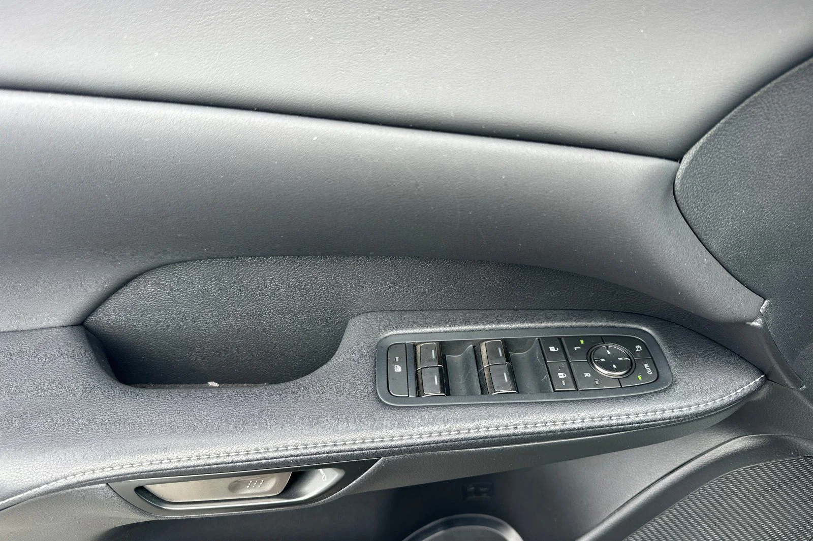 Certified Used 2025 IRIDIUM Lexus 350h Premium image 8