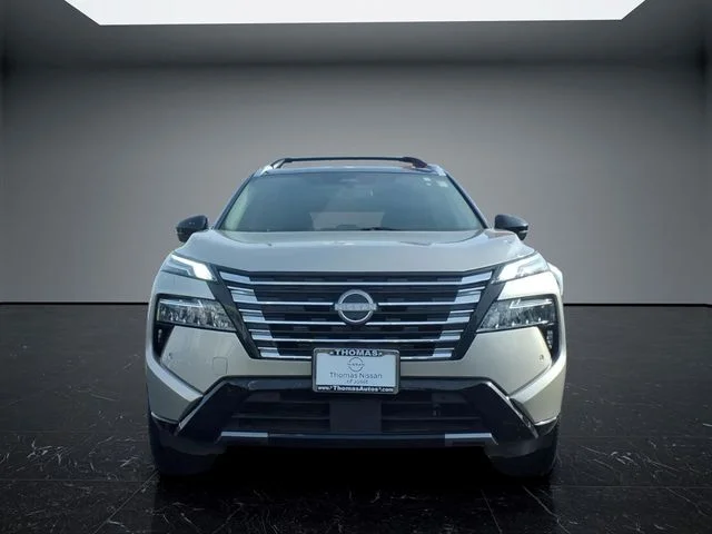Used 2025 Gold Nissan Platinum image 2