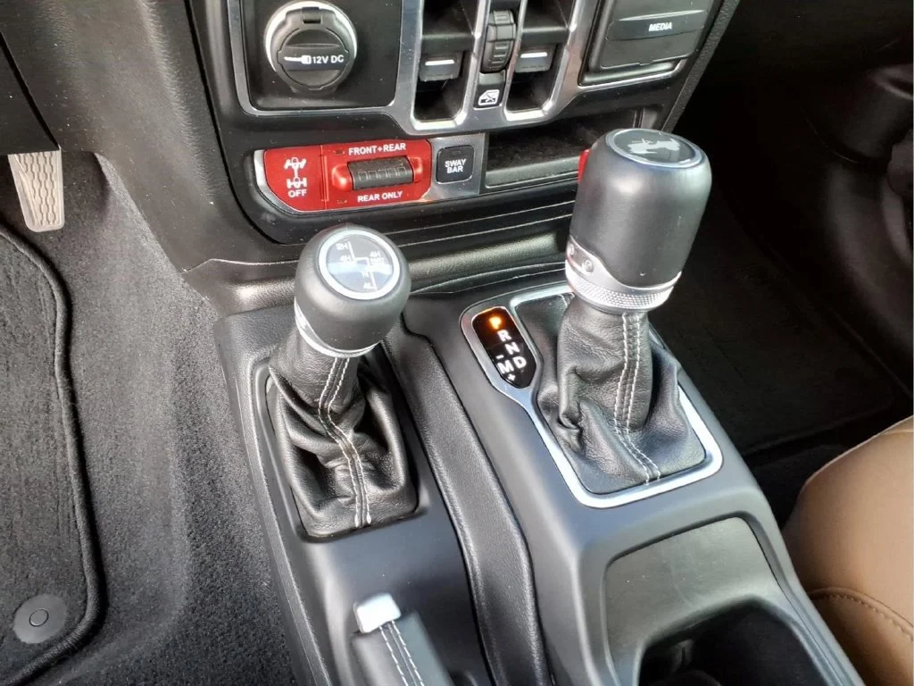 Used 2021 Black Jeep Unlimited Rubicon 4xe image 28
