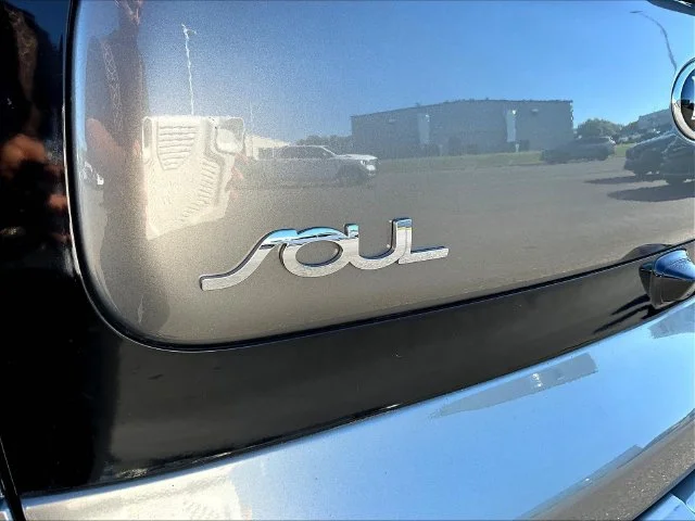 Used 2019 Gray Kia Base image 29
