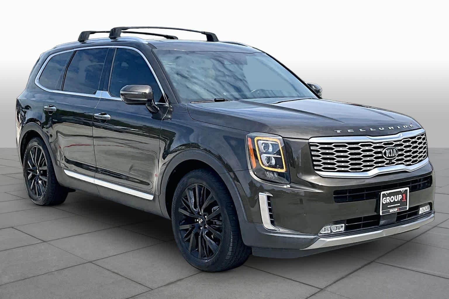 Used 2020 Dark Moss Kia SX image 3