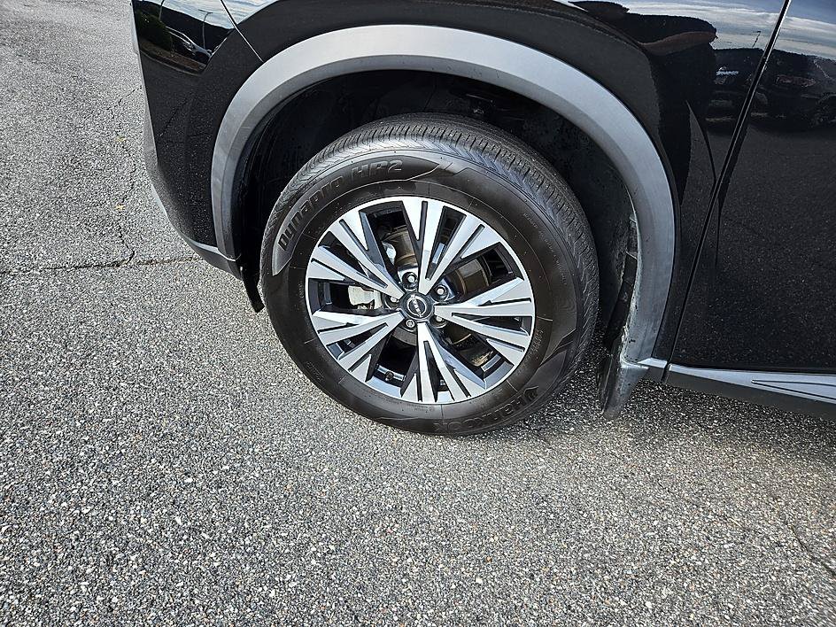 Used 2022 Super Black Nissan SV image 8