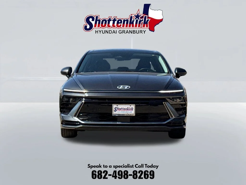 Used 2024 Gray Hyundai SEL image 2