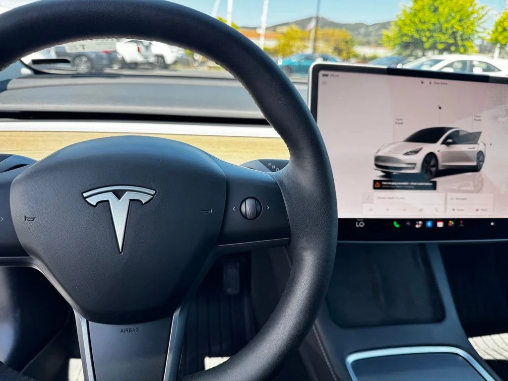 Used 2023  Tesla Base image 25