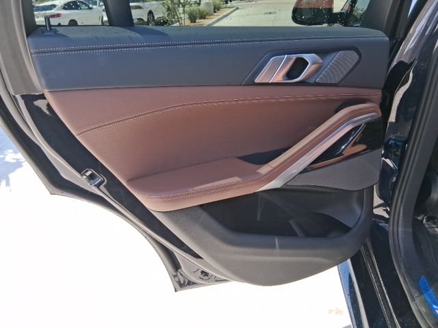 Used 2025 Black BMW xDrive40i image 16