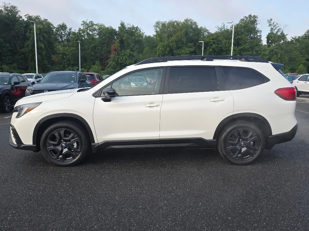 Certified Used 2025 Crystal White Pearl Subaru Onyx Edition Touring image 12