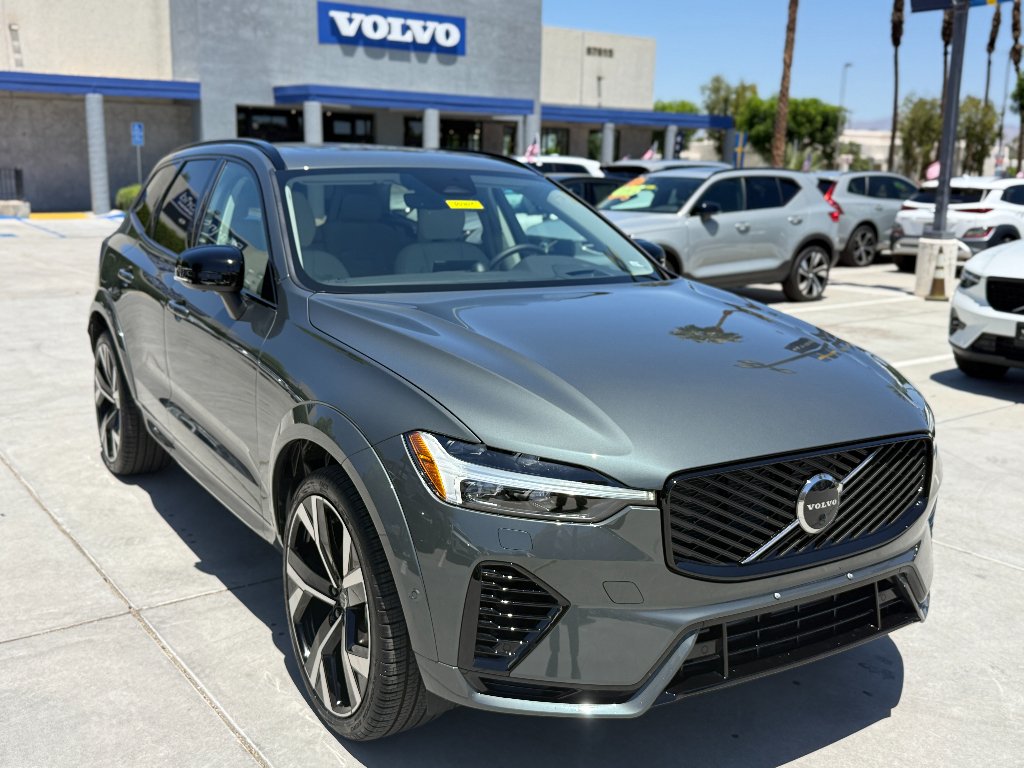 2026 Volvo XC60 T8 Ultra Dark AWD's photo