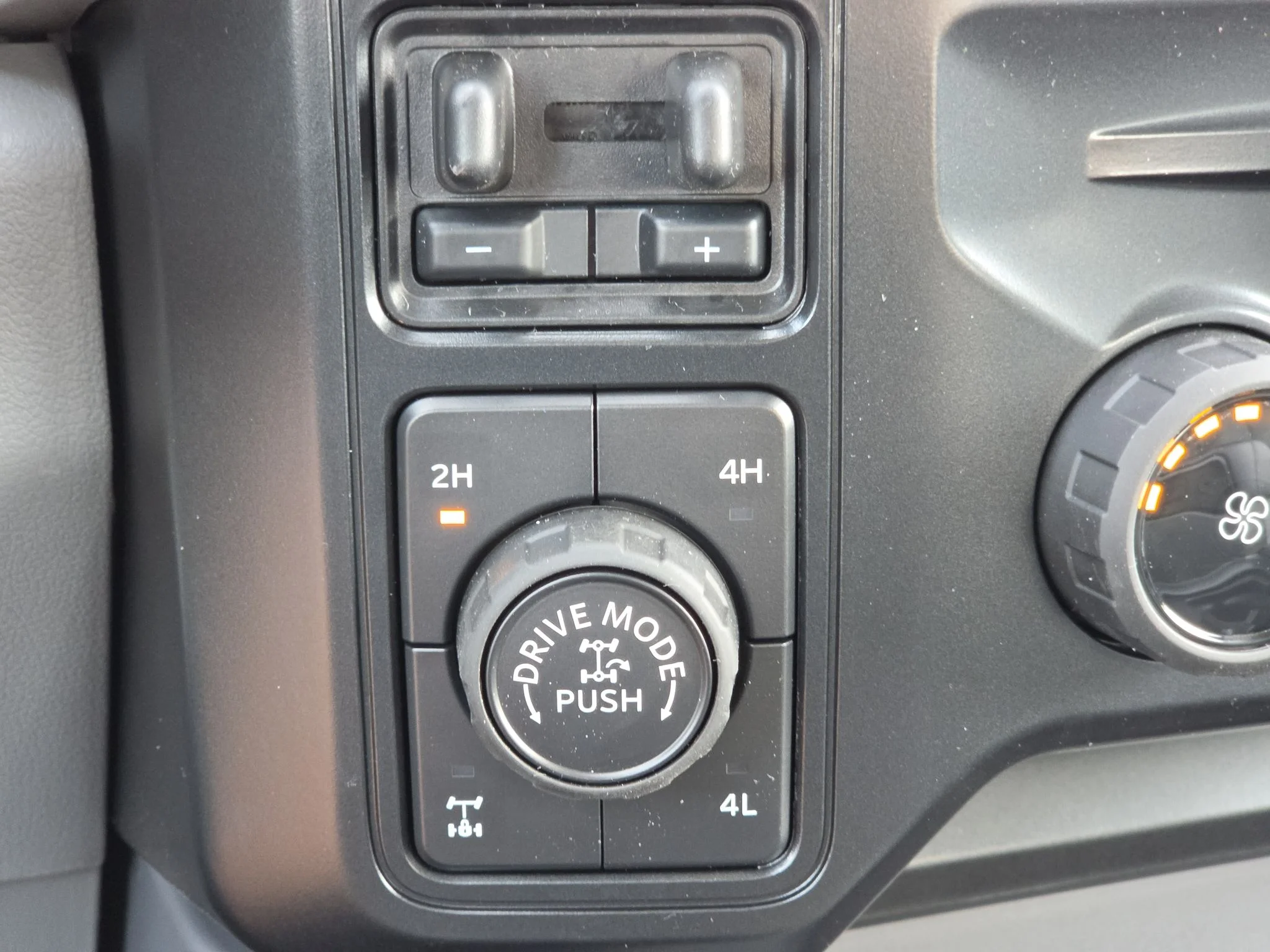 New 2026 Agate Black Metallic Ford F-250® XLT image 20