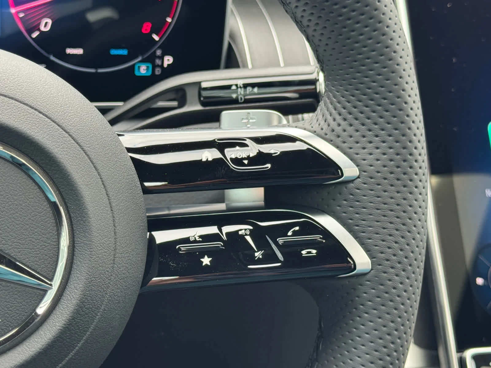 New 2026 Black Mercedes-Benz GLC 300 image 29