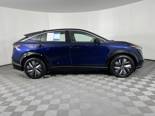 Used 2023 Deep Ocean Blue Pearl/Black Diamond Pearl Nissan ENGAGE image 8