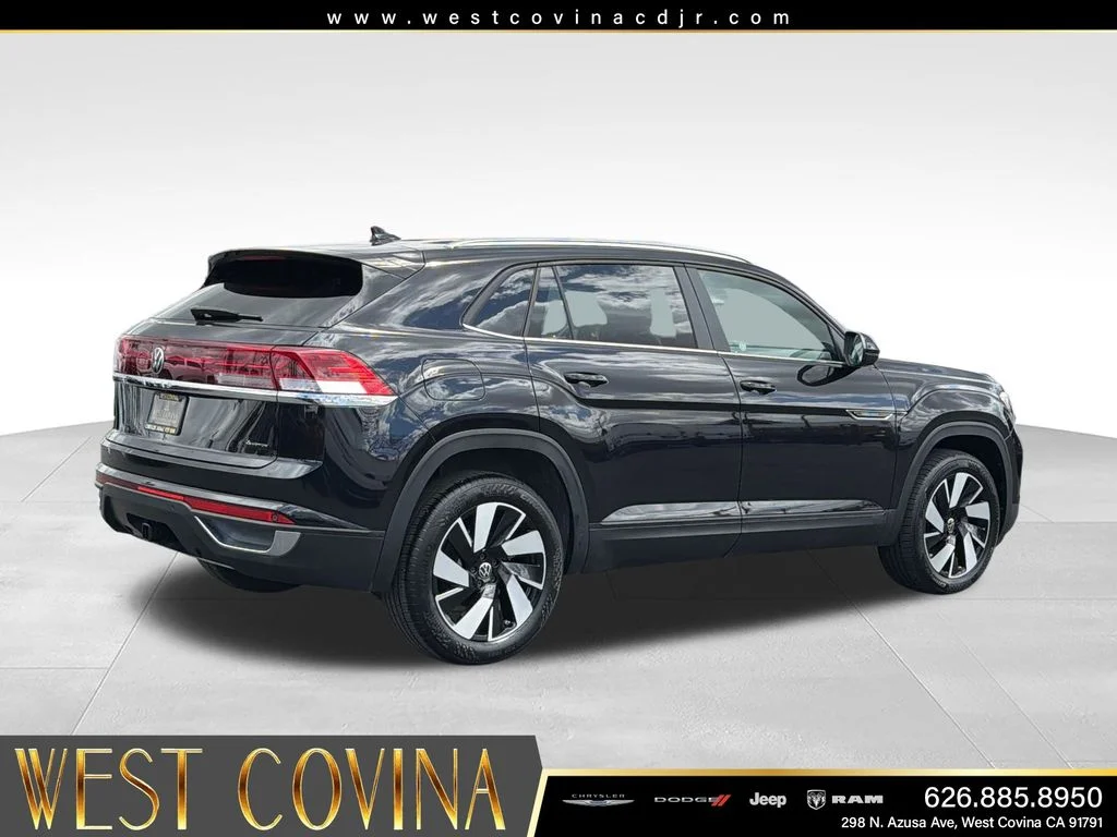Used 2025 Black Volkswagen 2.0T SE w/Technology image 7