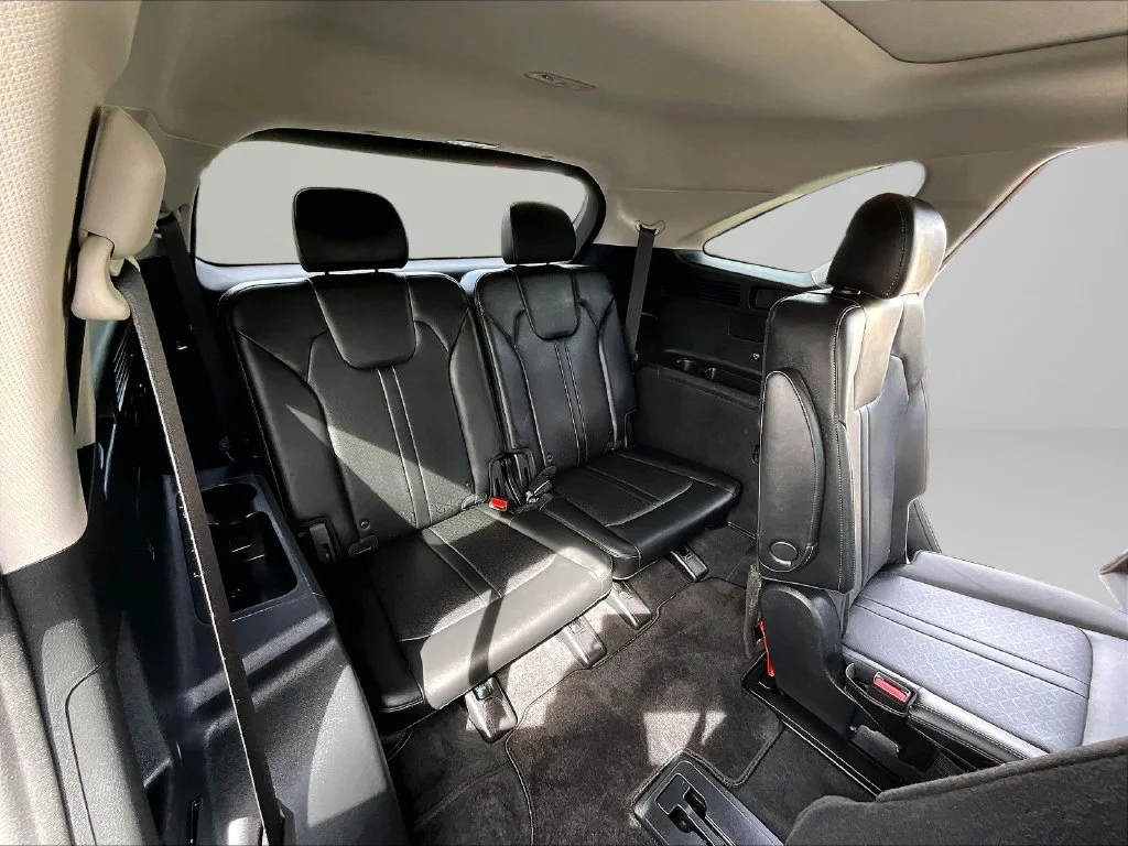 Used 2023 Black Kia X-Line EX image 29