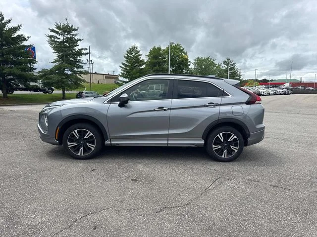 Used 2024 Silver Mitsubishi SEL image 8