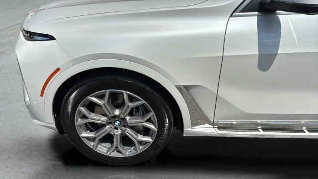 Used 2026 White BMW xDrive40i image 39