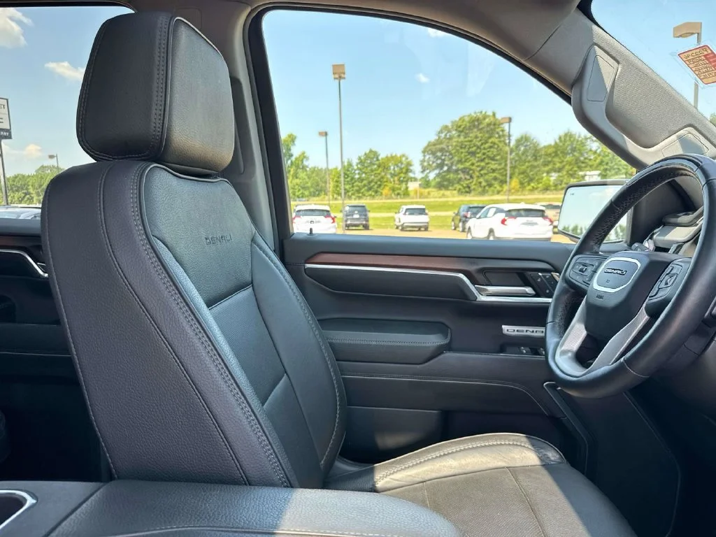 Used 2024 Black GMC Denali image 20