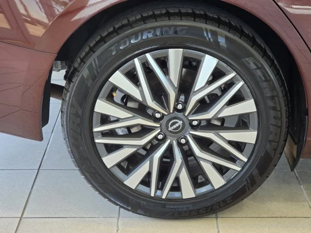 Used 2024 Red Nissan 2.5 SV image 29
