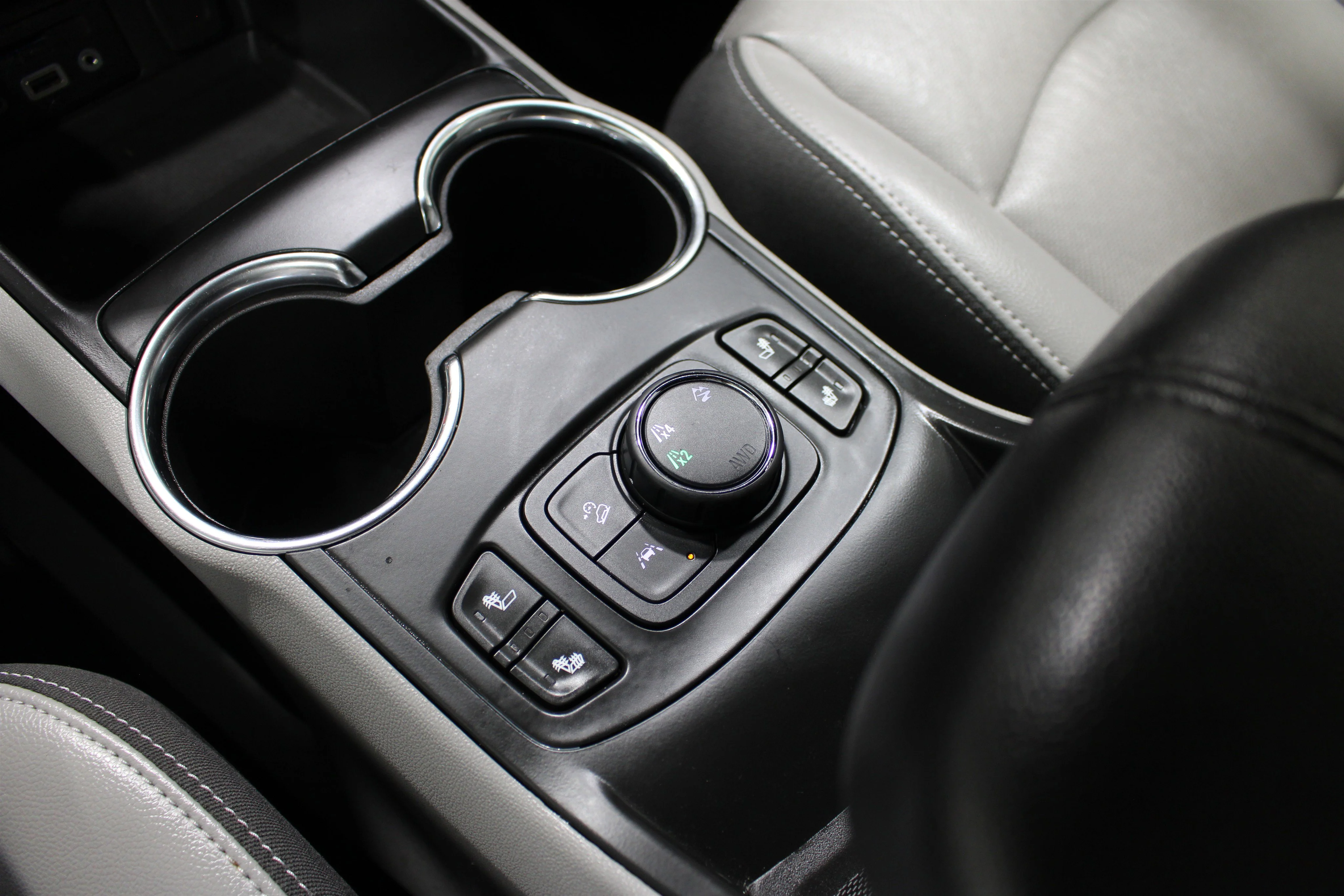 2023 GMC Terrain SLT - Photo 18