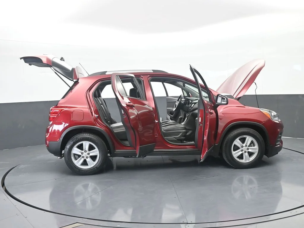 Used 2021 Crimson Metallic Chevrolet LT image 69