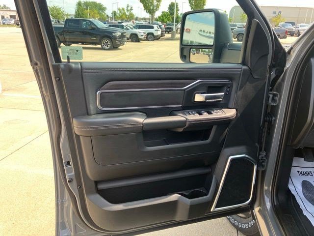 New 2026 Ceramic Gray Clear-Coat Exterior Paint RAM Laramie image 8