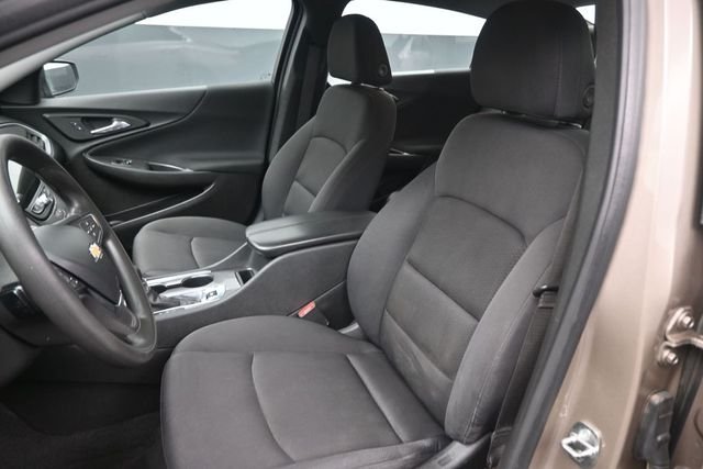 Used 2023 Gray Chevrolet LT image 19