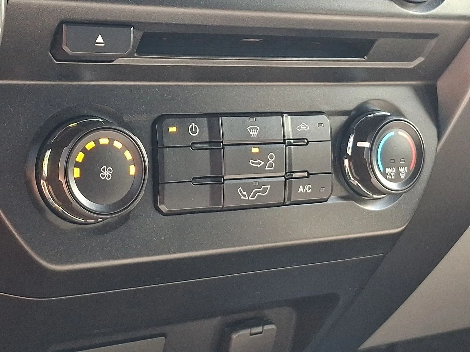 Used 2018 Silver Ford XLT image 16
