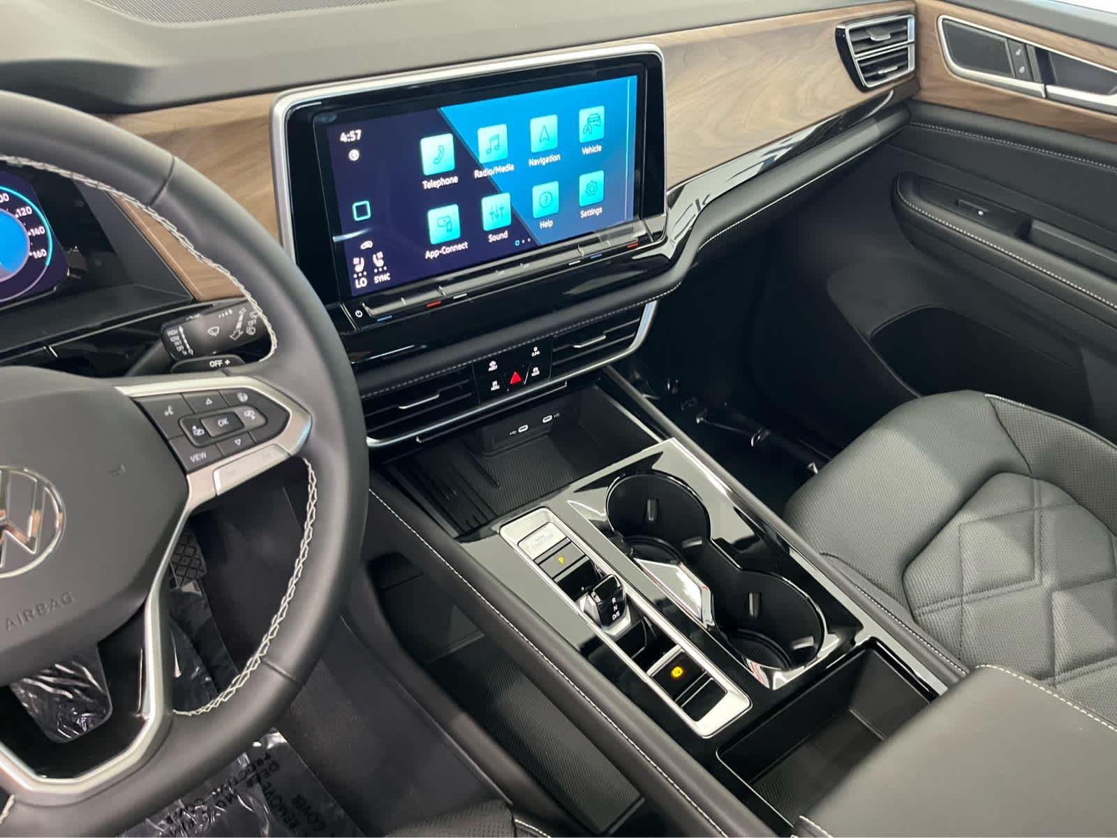 2026 Volkswagen Atlas SE w/Tech - Photo 21