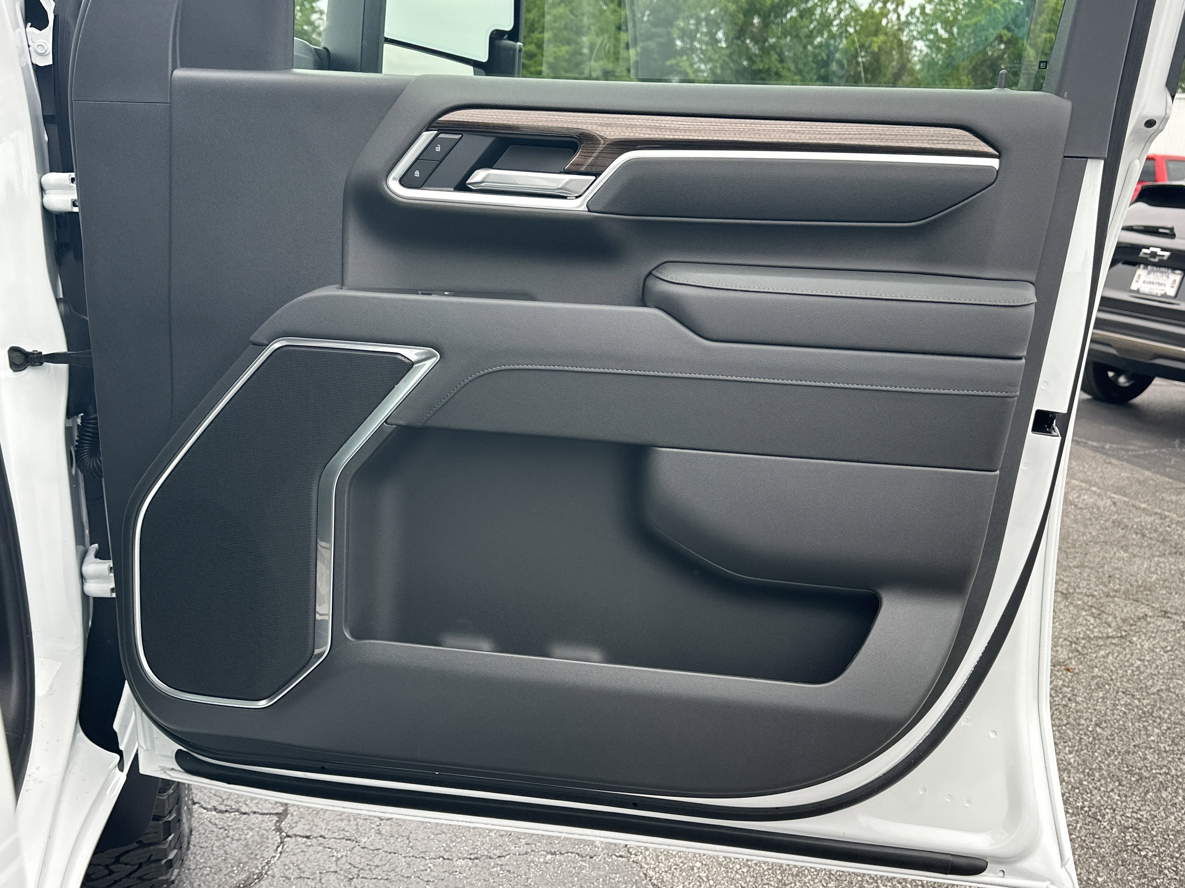 New 2026 Summit White Chevrolet LT image 15