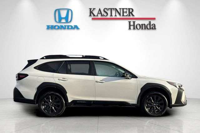Used 2025 White Subaru Onyx Edition image 3