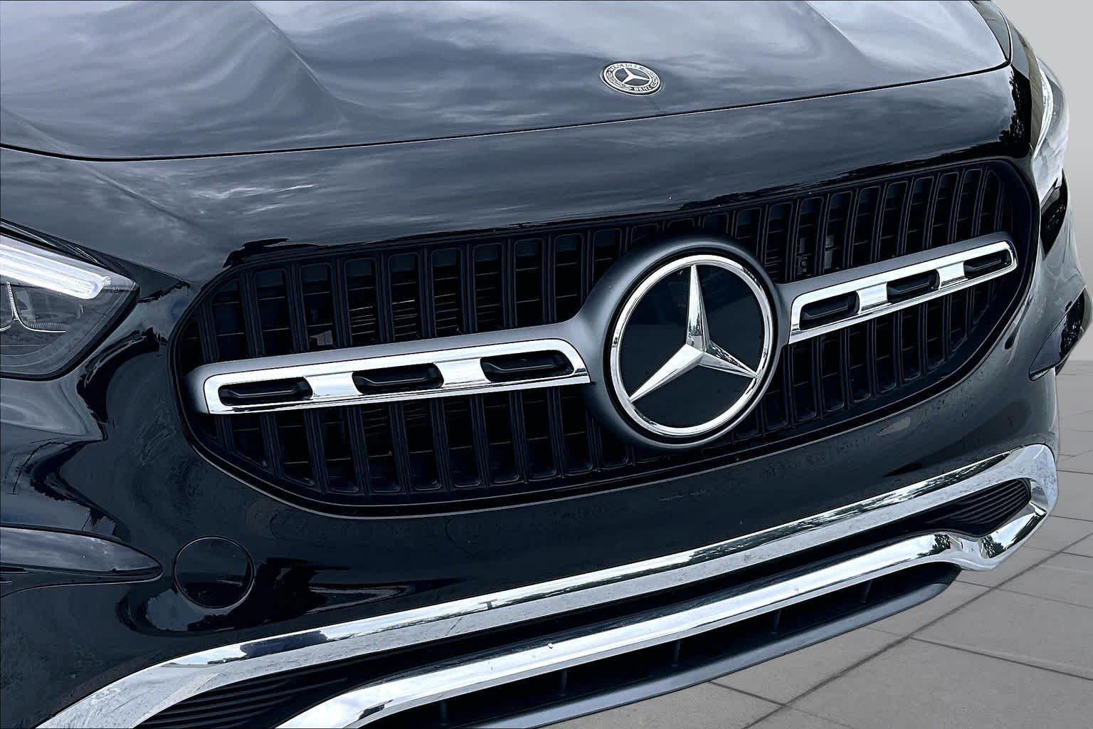 Used 2026 Cosmos Black Metallic Mercedes-Benz GLA 250 image 29