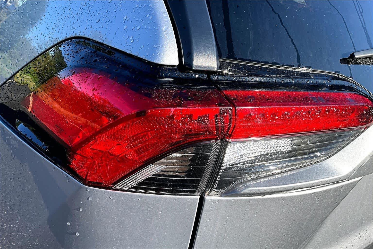 2025 Toyota RAV4 XLE - Photo 54