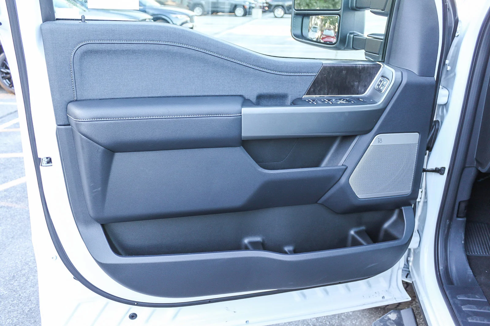 New 2026 Star White Metallic Tri-Coat Ford F-350® Lariat® image 23