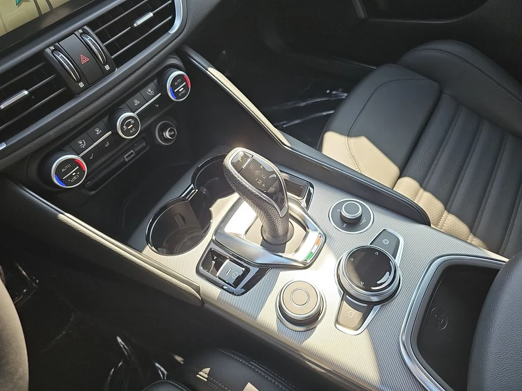 2026 Alfa Romeo Giulia Base - Photo 23