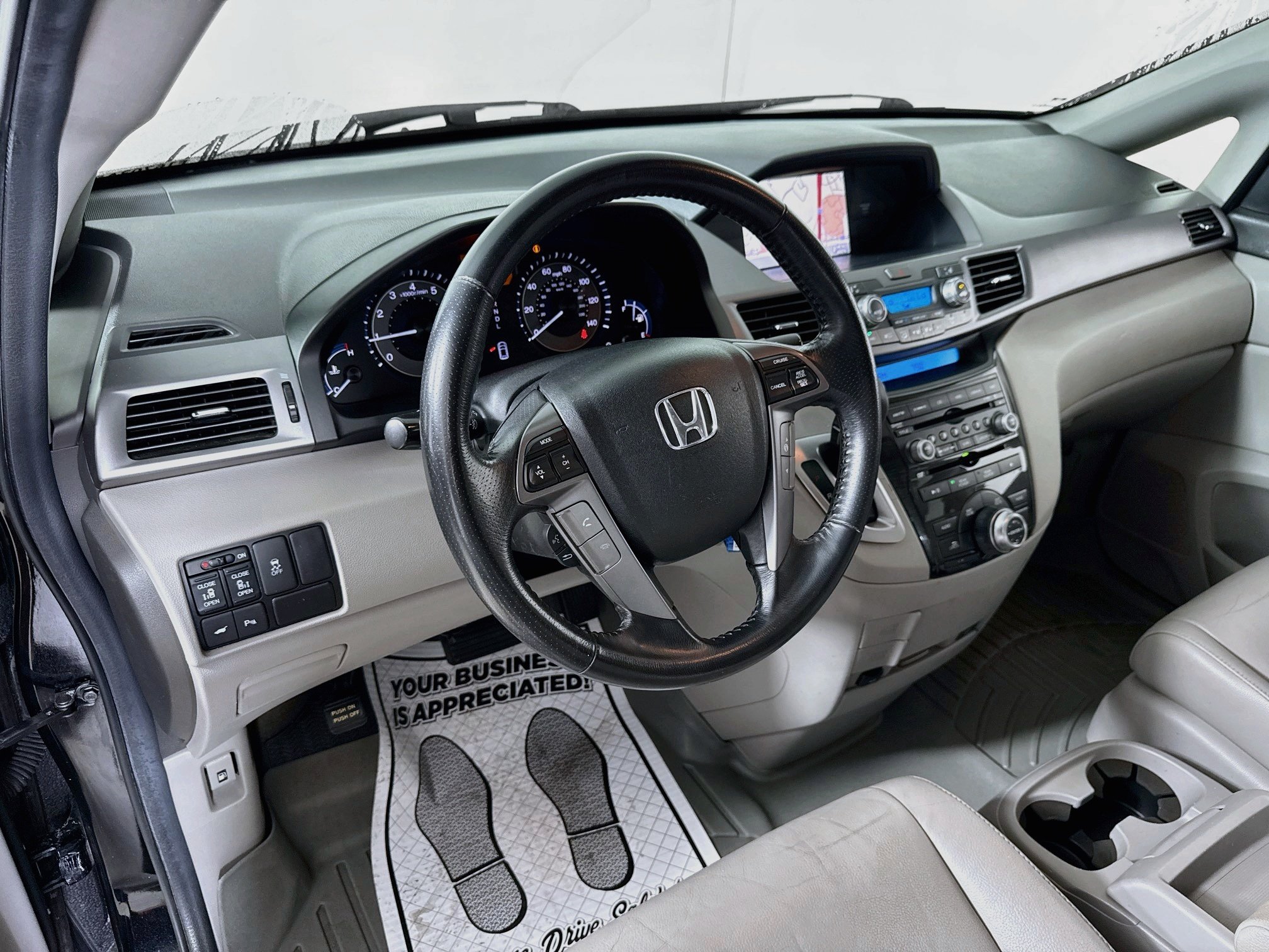 Used 2013 Crystal Black Pearl Honda Touring image 9