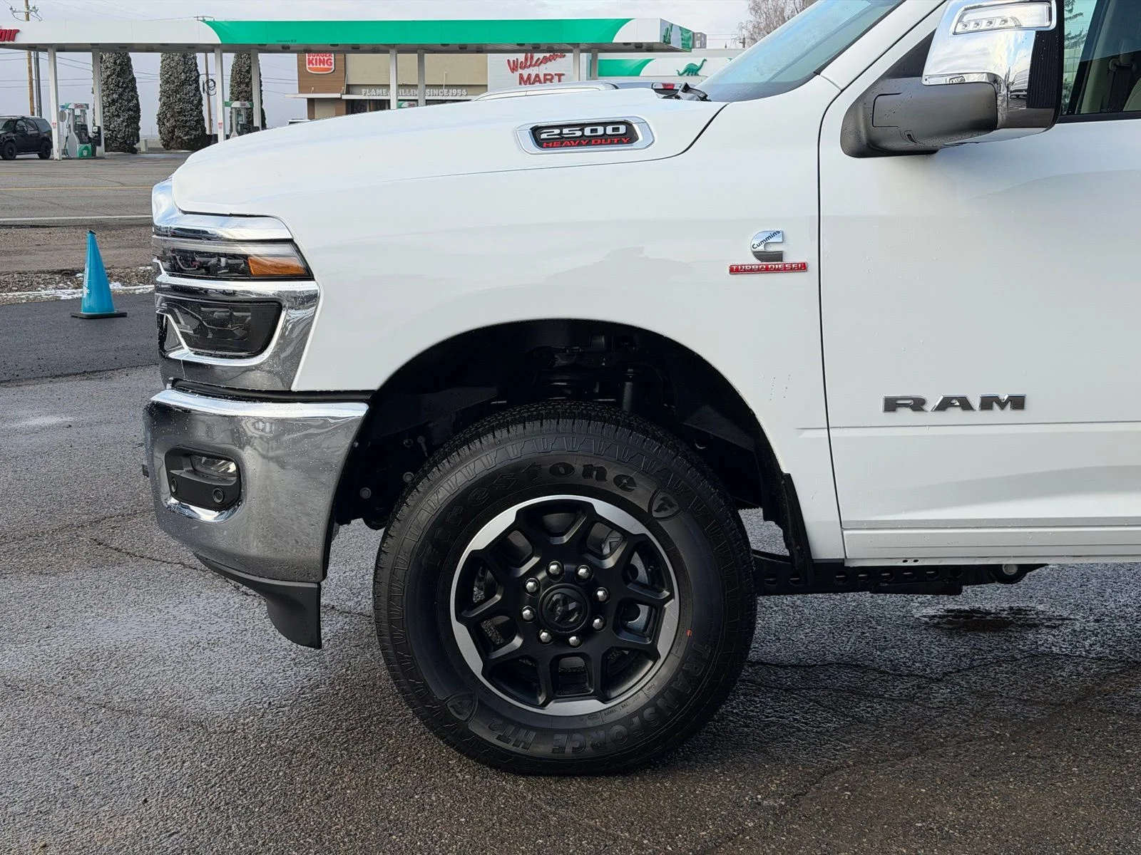 New 2026 Bright White Clear-Coat Exterior Paint RAM Laramie image 12